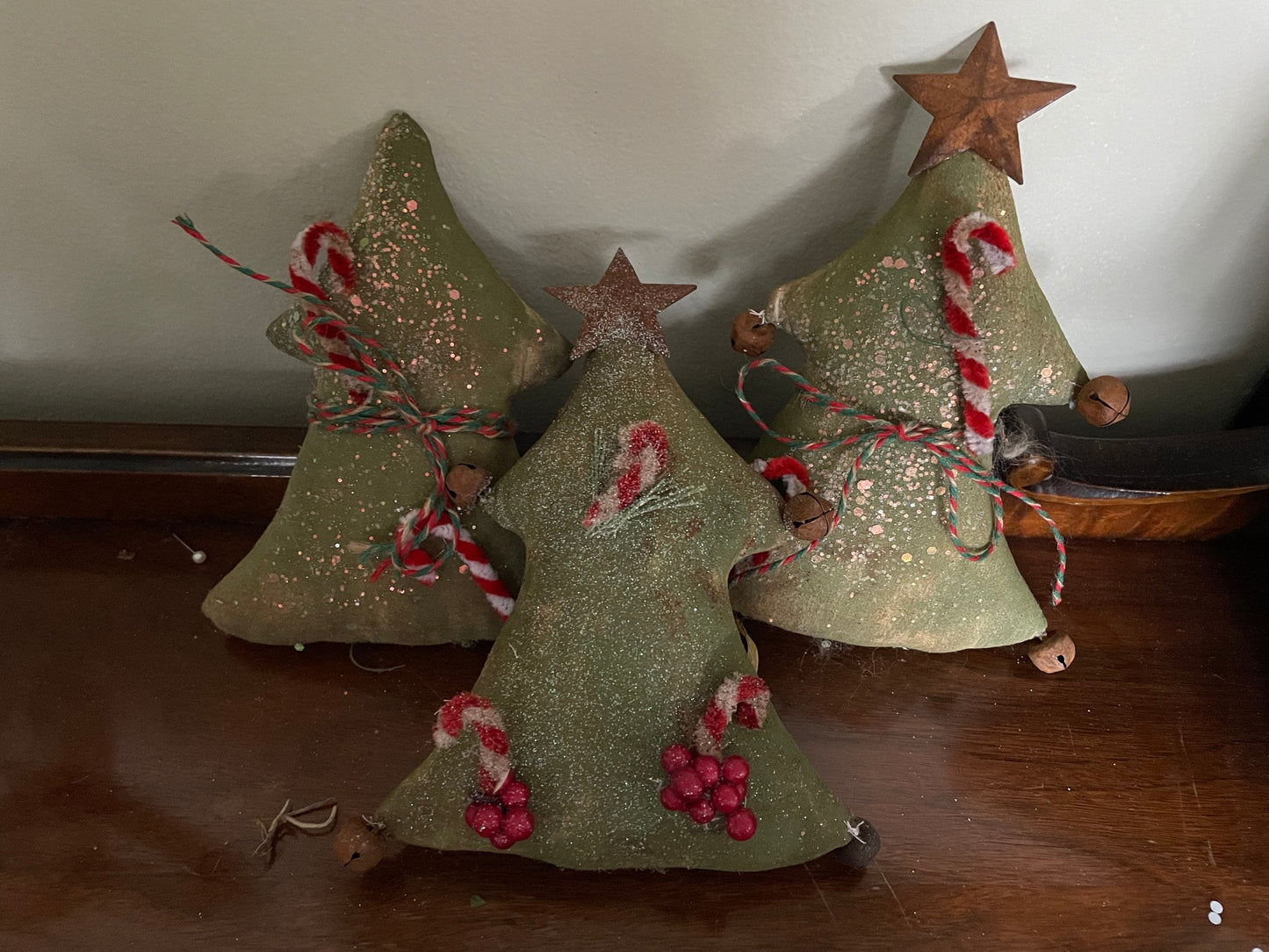Primitive Christmas Tree ornies - bowl fillers (set of 2)