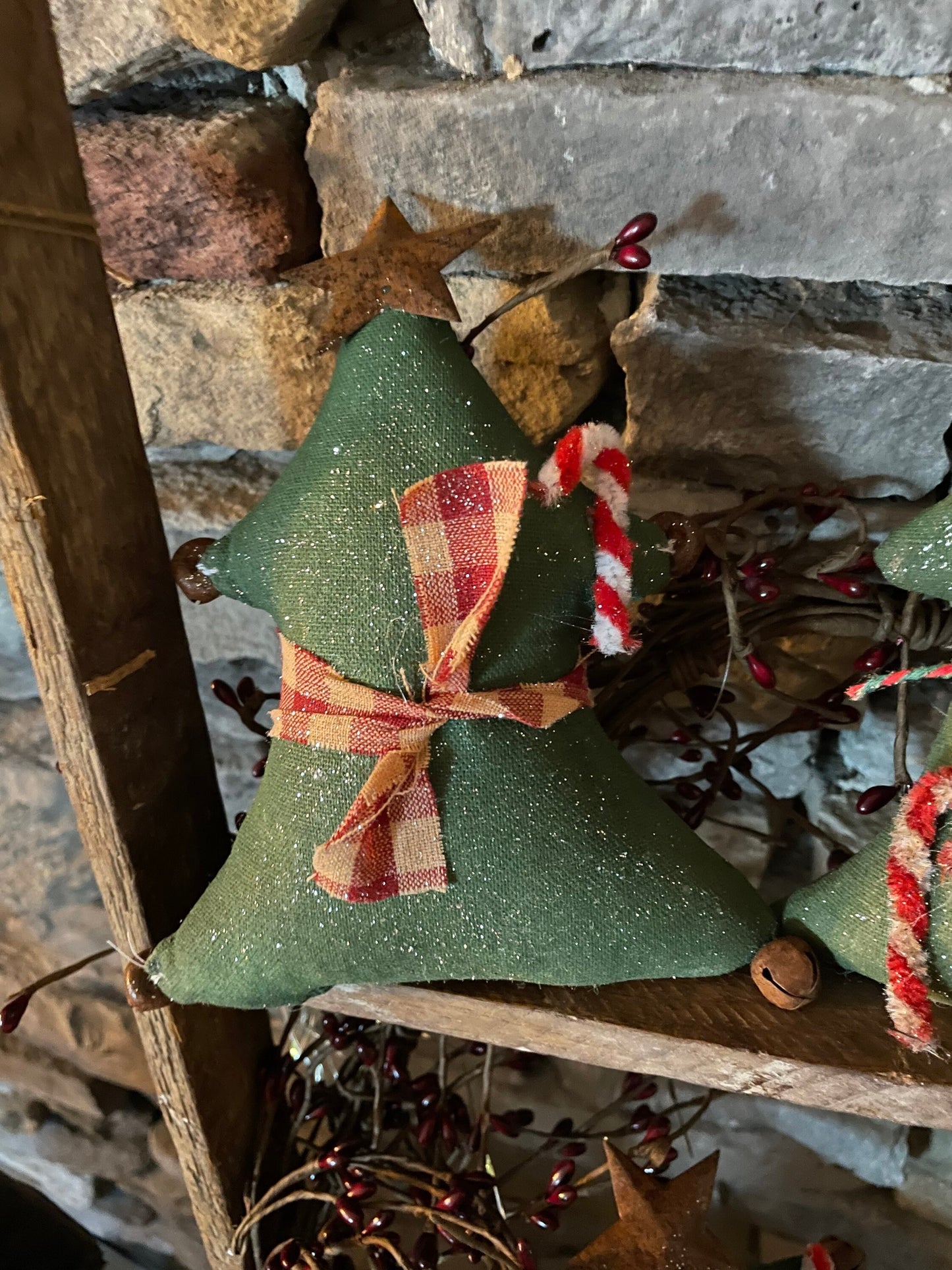 Primitive Christmas Tree ornies - bowl fillers (set of 2)