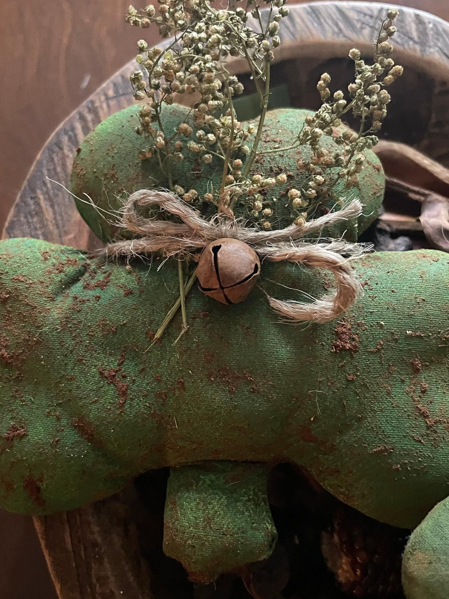 Primitive Saint Patricks Day Shamrocks -Bowl Fillers - Ornies (2)