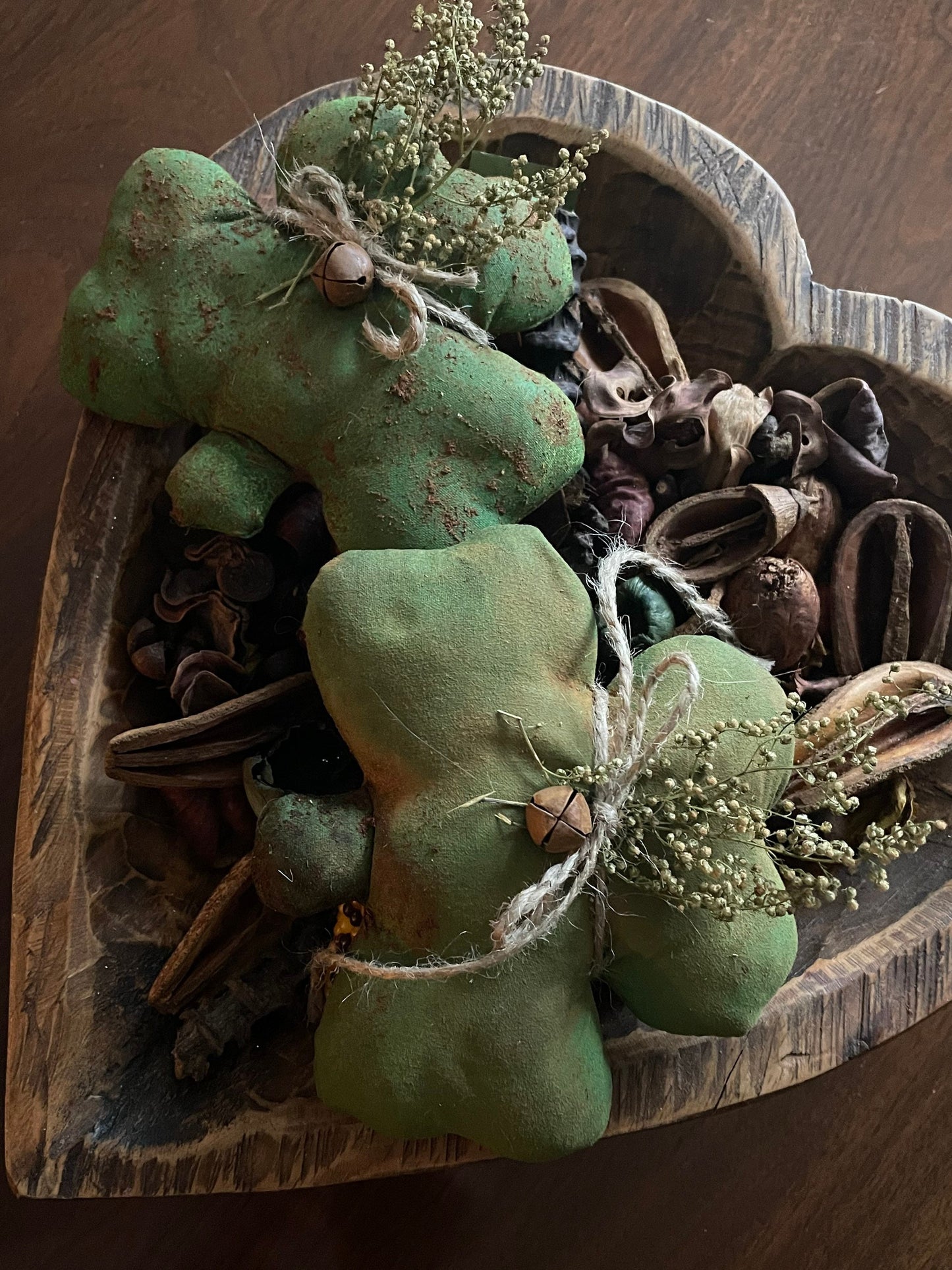 Primitive Saint Patricks Day Shamrocks -Bowl Fillers - Ornies (2)