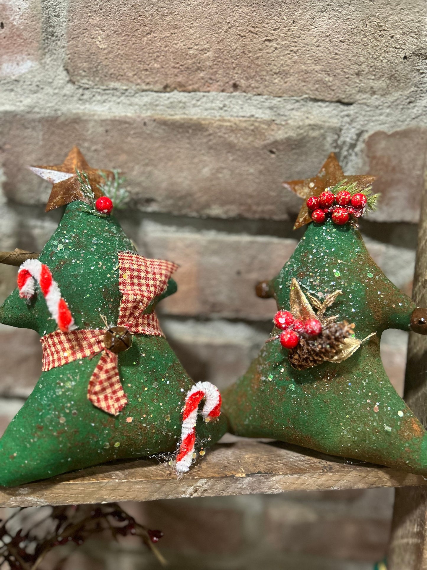 Primitive Christmas Tree ornies - bowl fillers (set of 2)