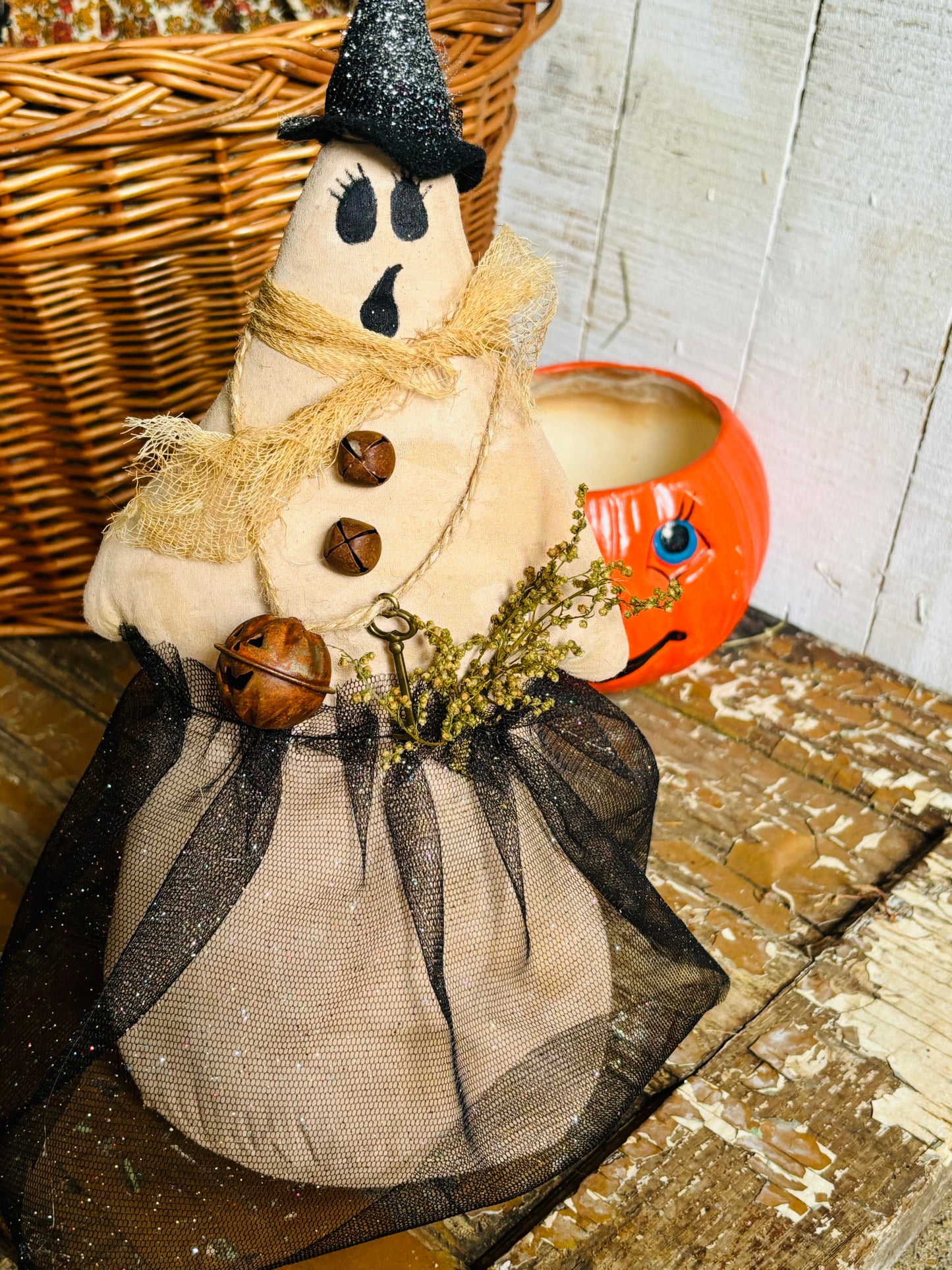 Primitive Ghost Doll, Handmade Halloween Decor, Spooky Ghost, Primitive Ghost Girl, Ghost Girl, Handmade Halloween, Halloween Fall Decor