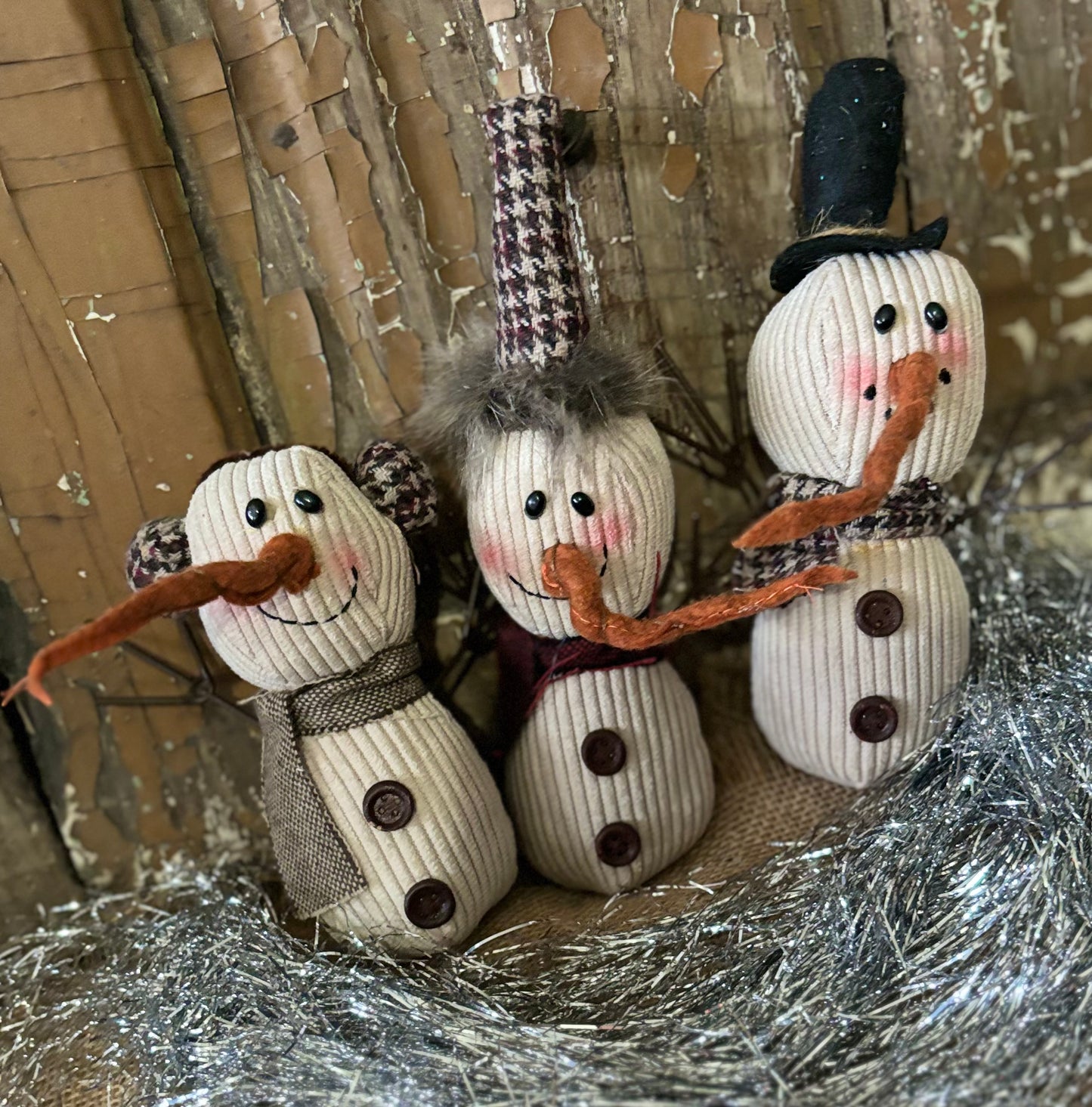 Primitive Winter Snowmen Carolers, Handmade Trio Winter Snowmen Set, Primitive Christmas Decor, Snowmen Shelf Sitters