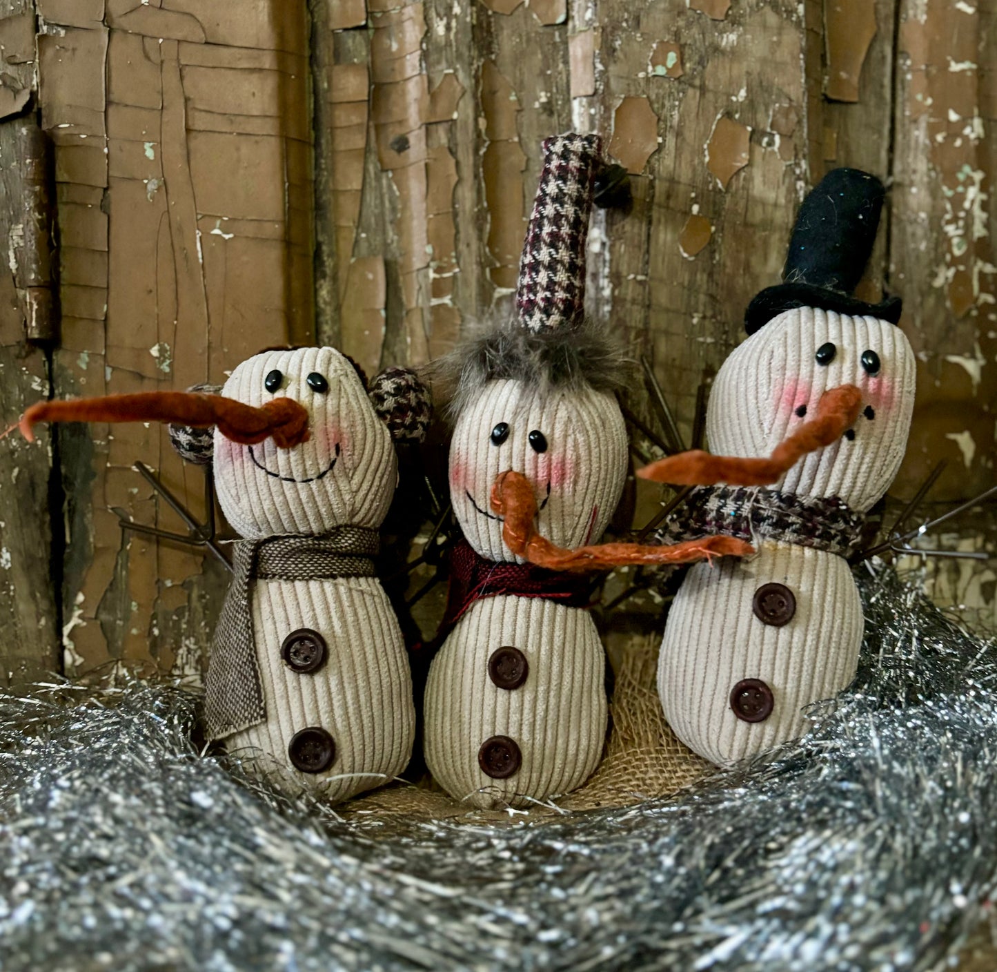 Primitive Winter Snowmen Carolers, Handmade Trio Winter Snowmen Set, Primitive Christmas Decor, Snowmen Shelf Sitters