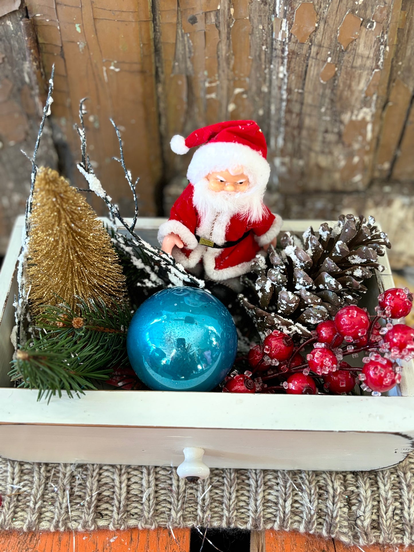 Vintage Farmhouse Christmas Display, Christmas Vignette Diorama, Antique Wooden Box, Winter Centerpieces, Christmas Centerpiece, Santa