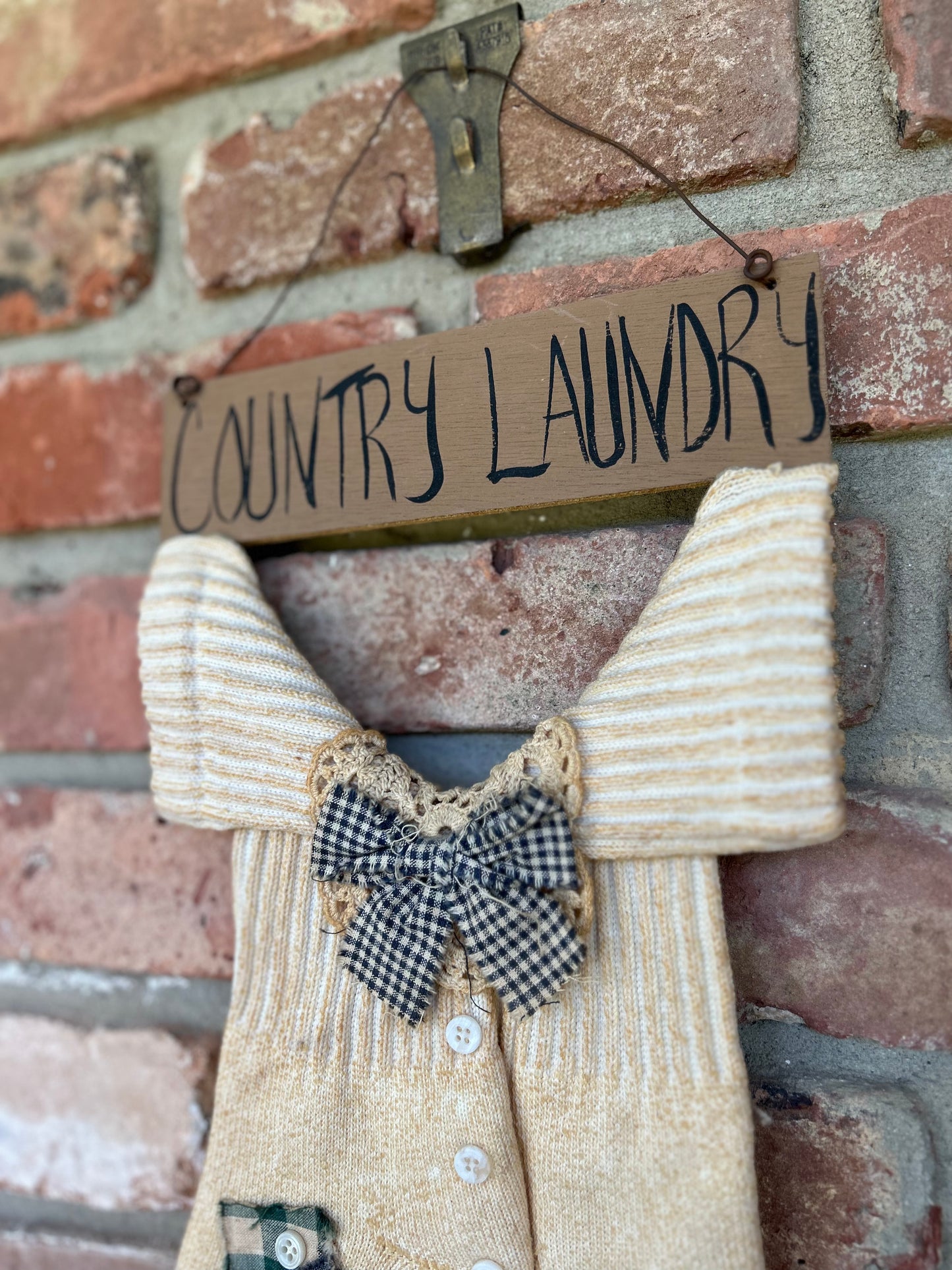 Country Laundry, Country Long Johns, Shabby Socks Country Laundry Hanger