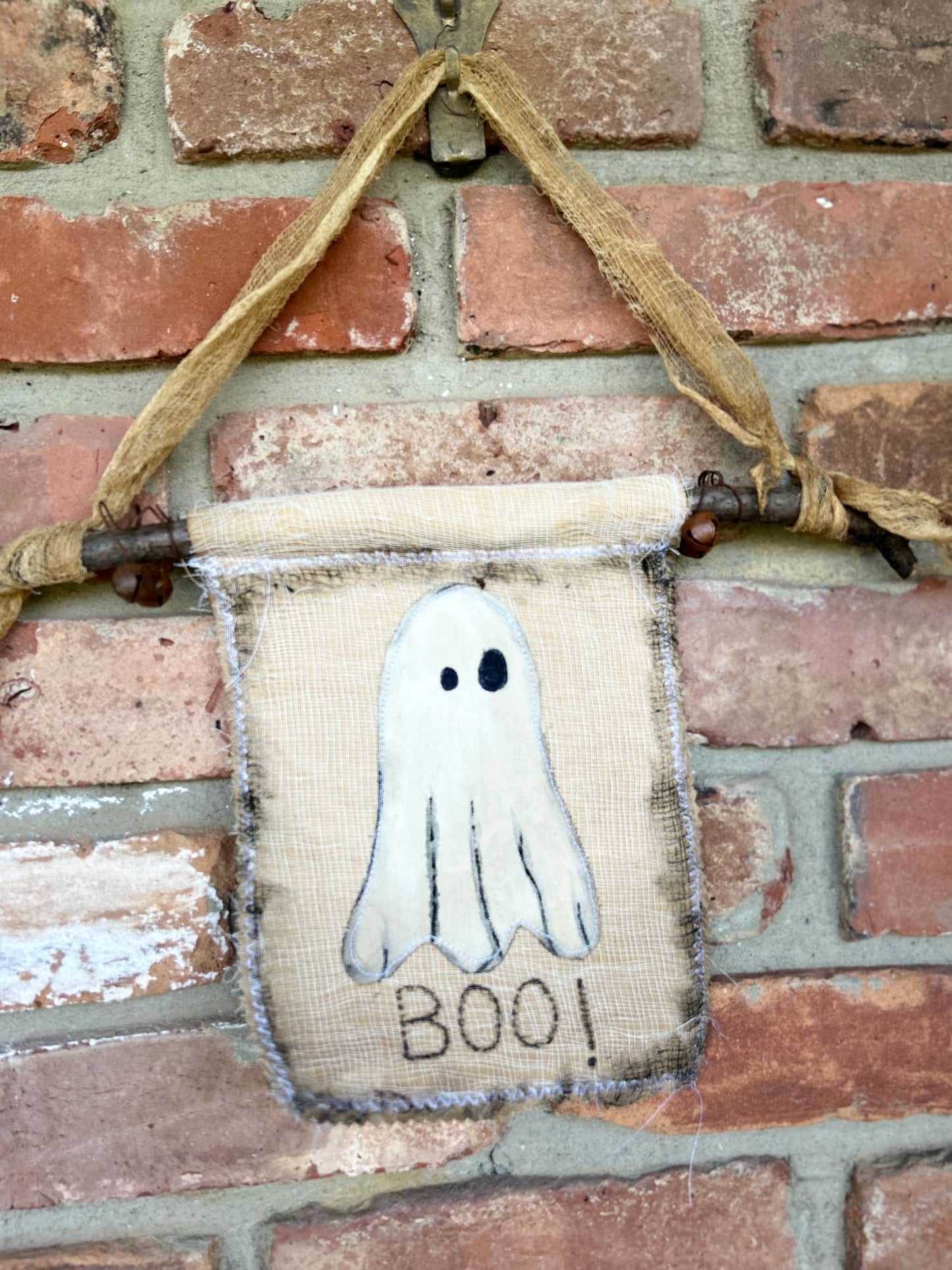 Primitive Farmhouse Halloween Ghost Flag, Hanging Halloween Banner, Halloween Wall Decor, BOO