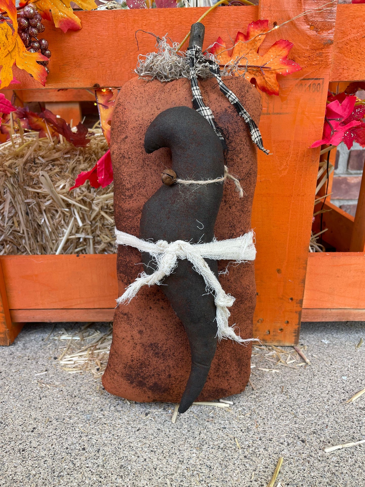 Large primitive pumpkin and crow decor - fall decor - primitive decor - Halloween decor