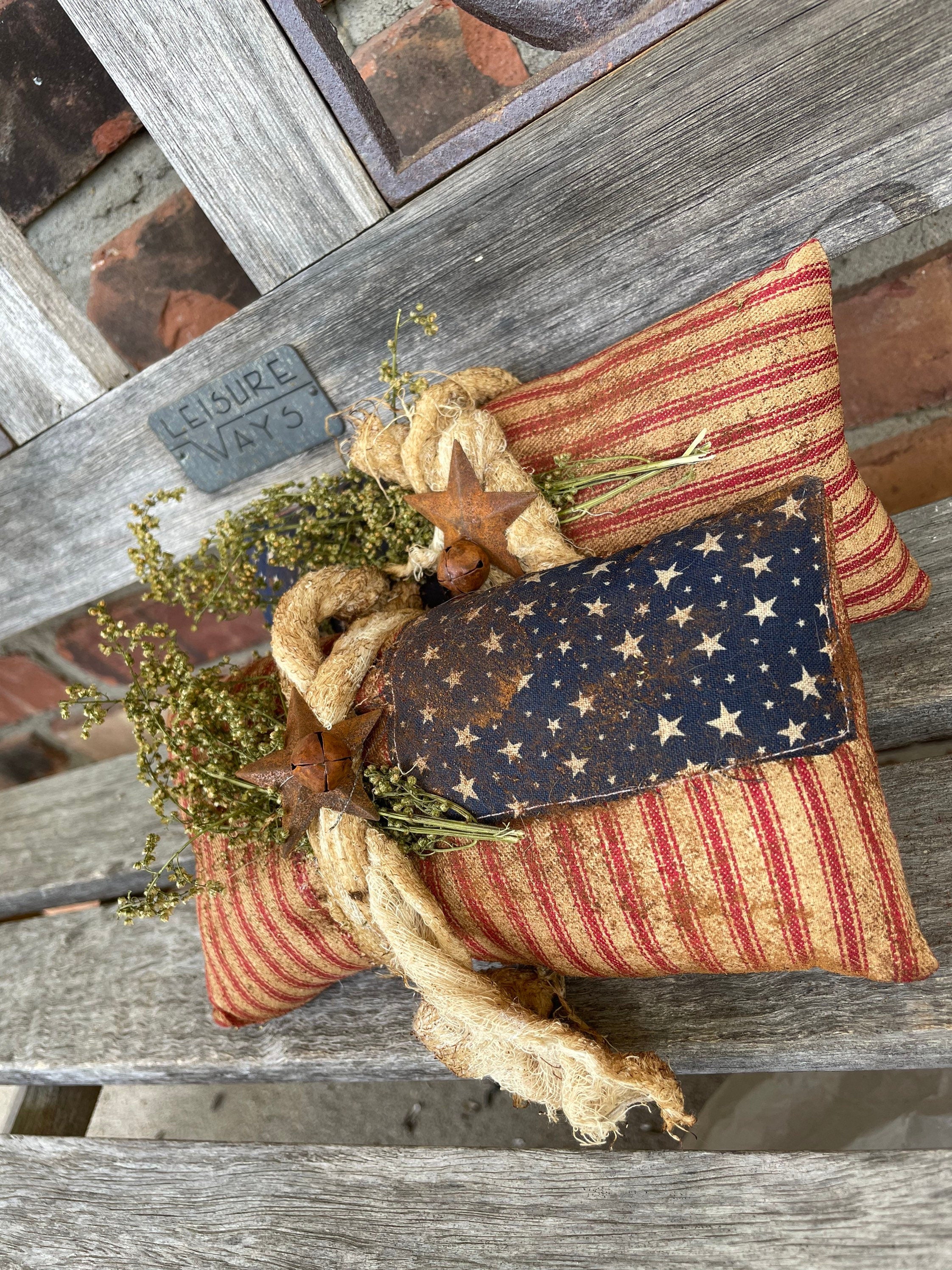 Patriotic Primitive Decor: Create a Warm and Inviting American Home