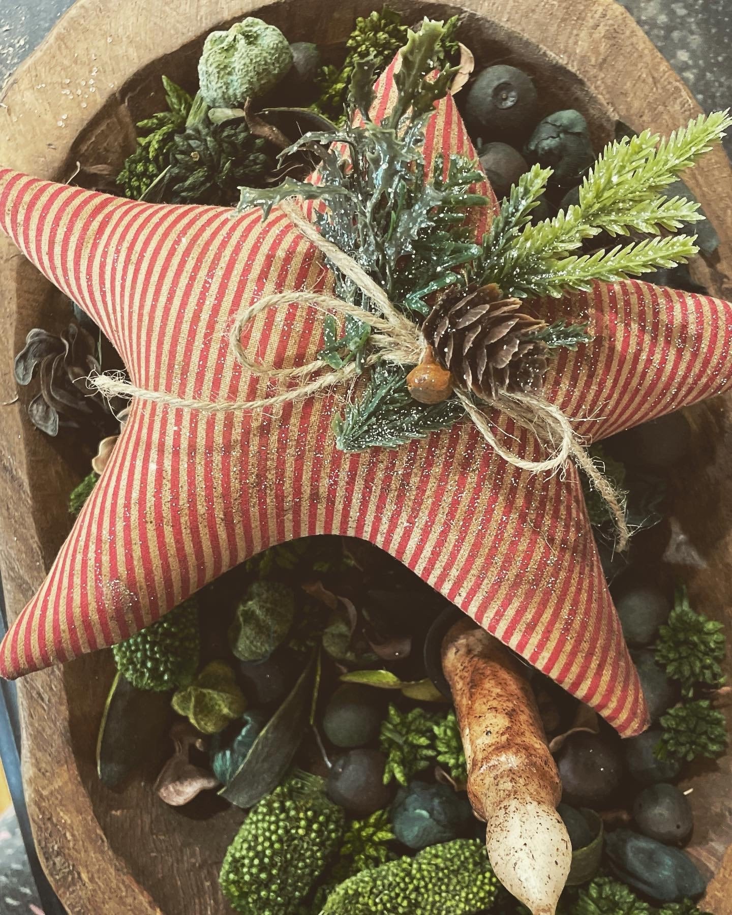 Primitive Christmas Star Ornie - Christmas decor - Holiday