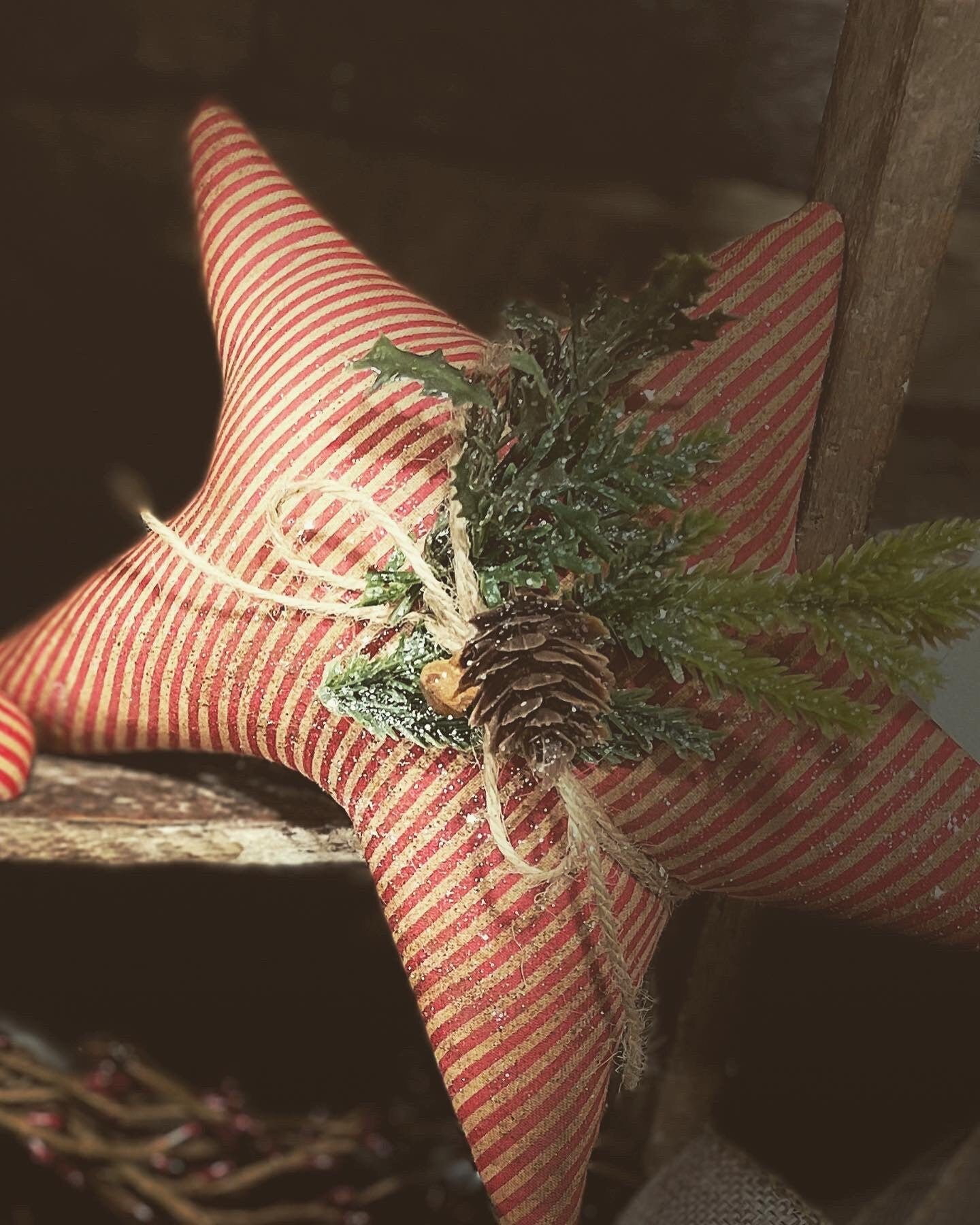 Primitive Christmas Star Ornie - Christmas decor - Holiday