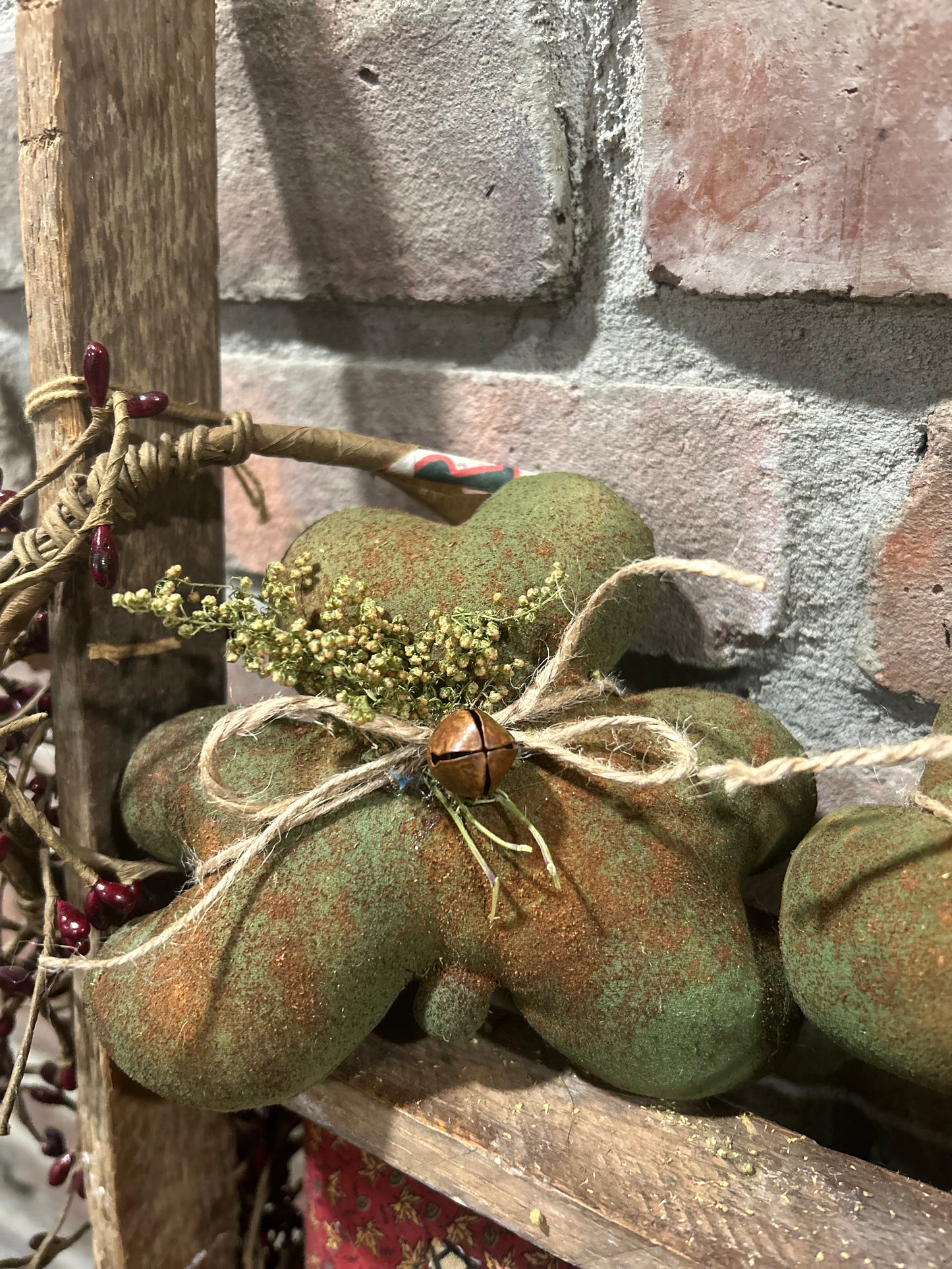 Primitive Celtic Shamrocks, Saint Patrick’s Day Decor, Primitive Saint Patrick’s Day Bowl Fillers, Irish Decor