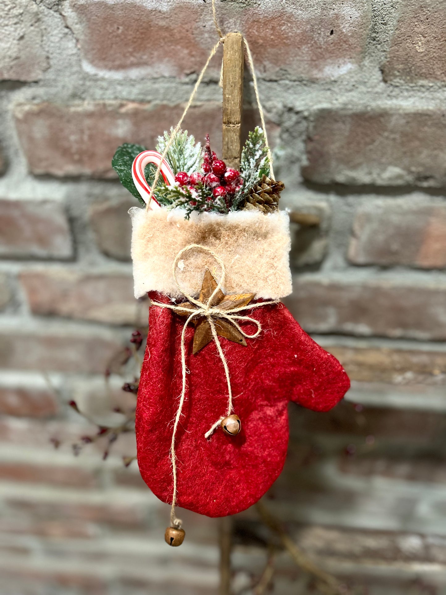 Primitive Winter Santa Claus Glove Hanging Ornament, Primitive Farmhouse Christmas Wall Decor