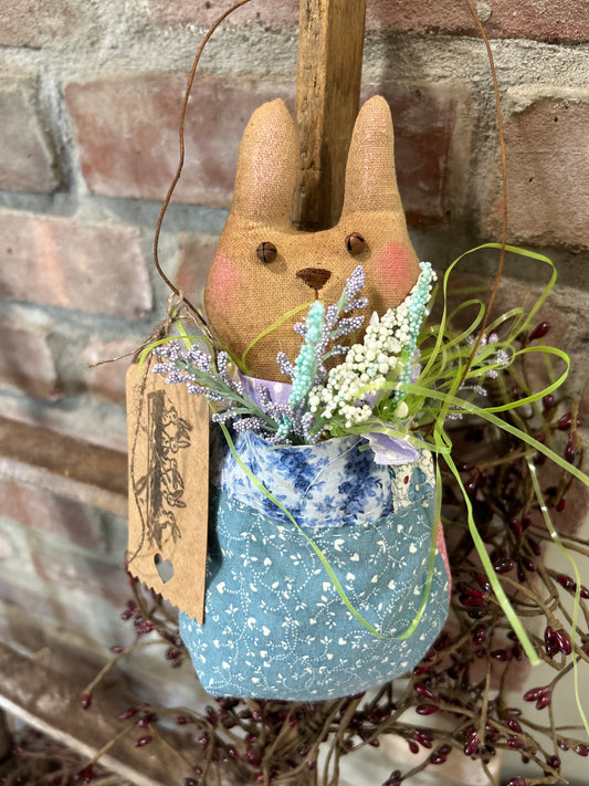 Primitive Farmhouse Easter Bunny Hanging Ornament, Primitive Bunny Easter Decor, Easter bunny Egg